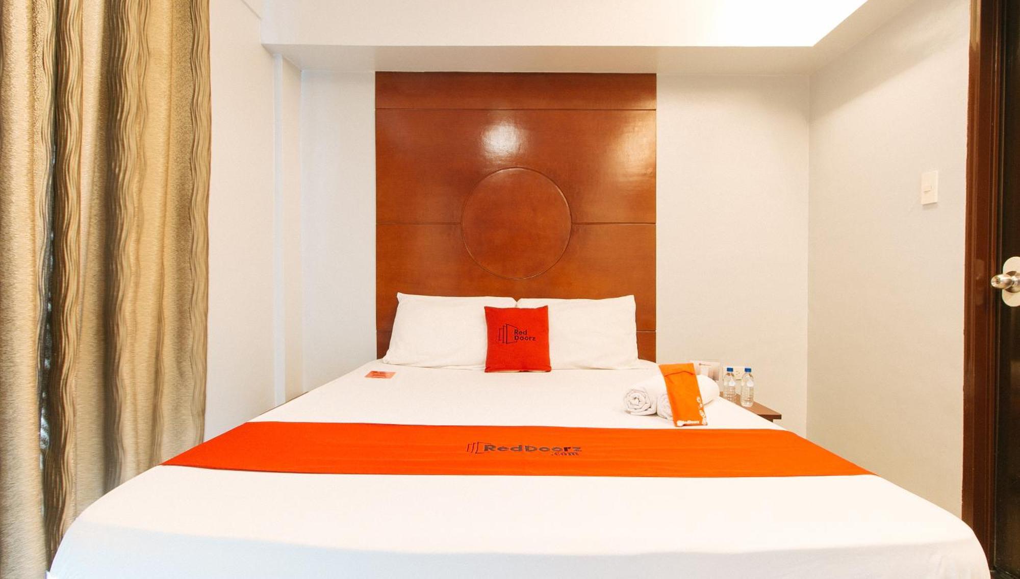 Reddoorz Near Bambang Station Hotel Manila Exterior photo