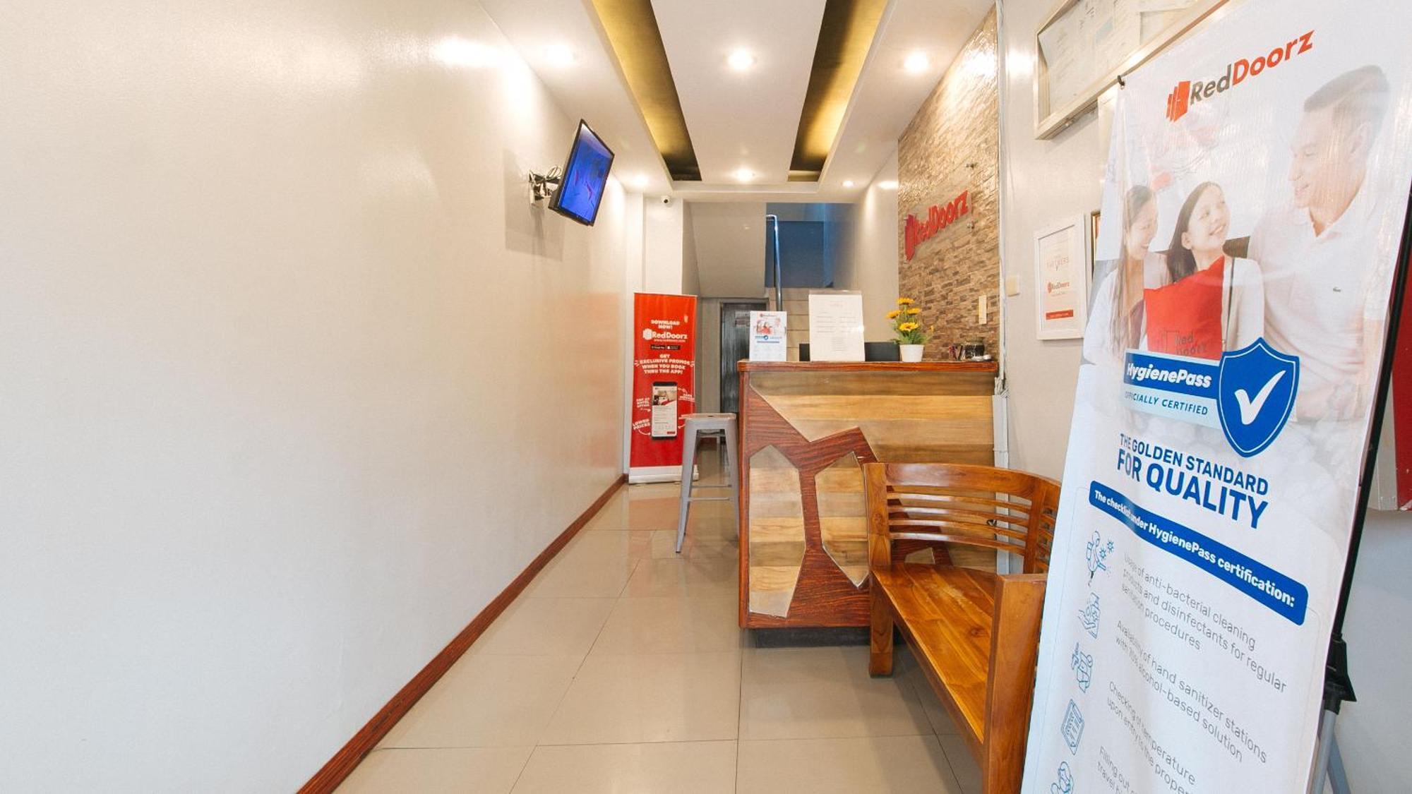 Reddoorz Near Bambang Station Hotel Manila Exterior photo