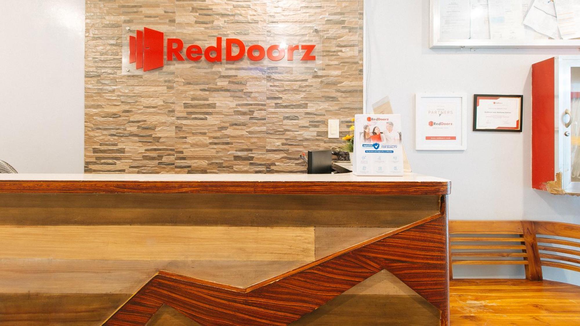Reddoorz Near Bambang Station Hotel Manila Exterior photo